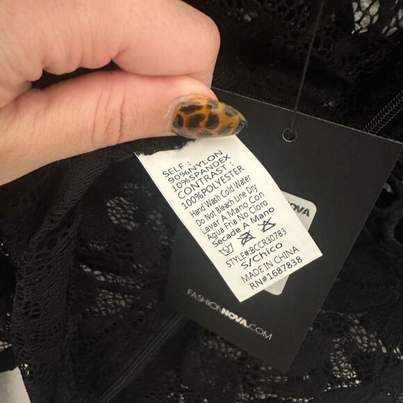 Fashion Nova Black Floral Lace Bodysuit - Picture 4 of 8